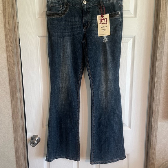 LEI Women's Dark Blue Flare Jeans - Picture 1 of 13
